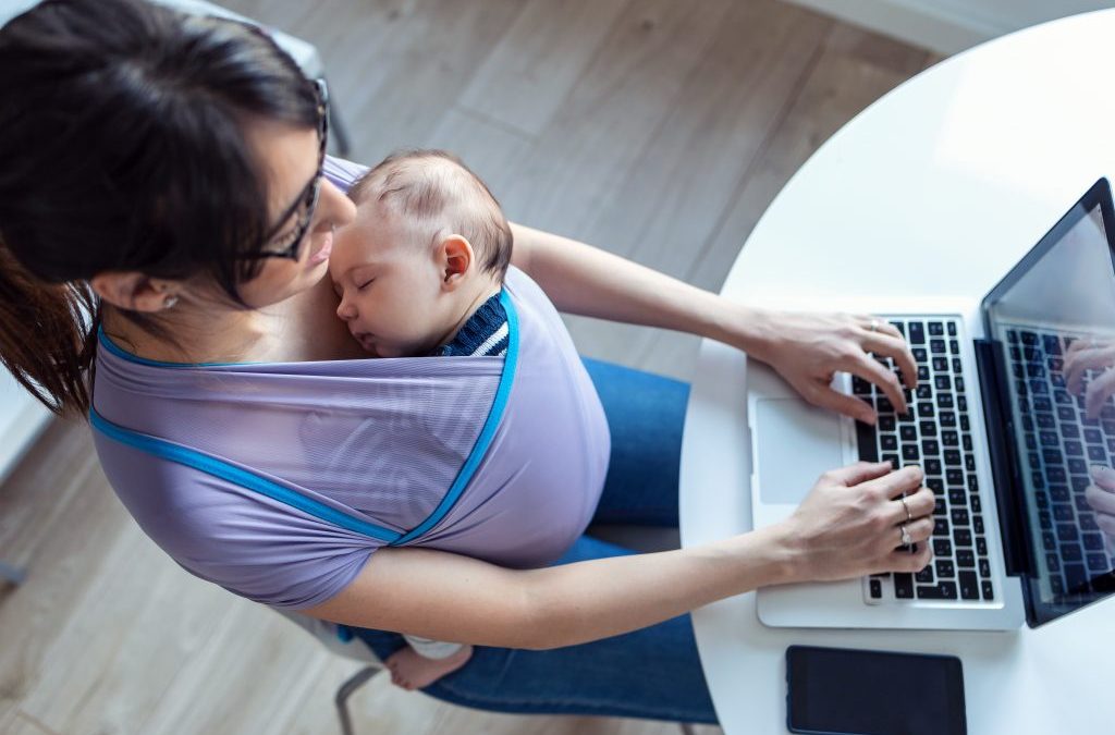 Madres trabajadoras en México: jornadas dobles, salarios bajos y sin prestaciones