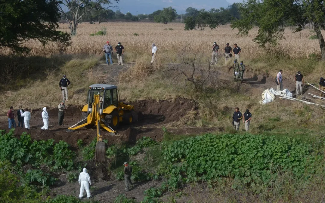 Encuentran fosas en ranchos ligados al narco en Chiapas; víctimas y familias encabezan las búsquedas