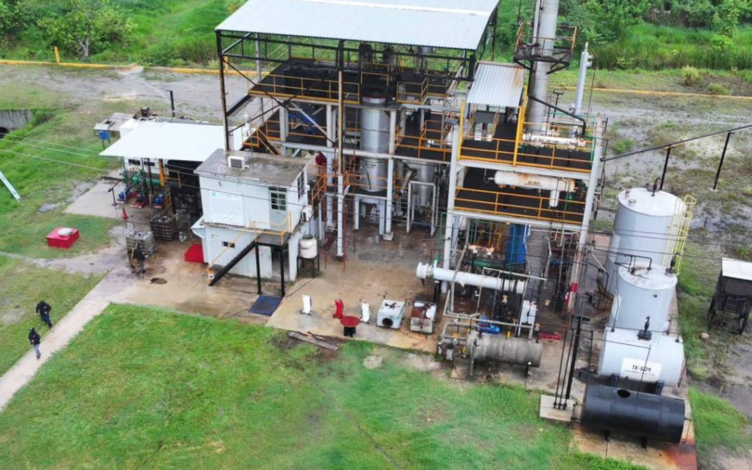 Detectan refinería clandestina con medio millón de litros de crudo en Coatzacoalcos