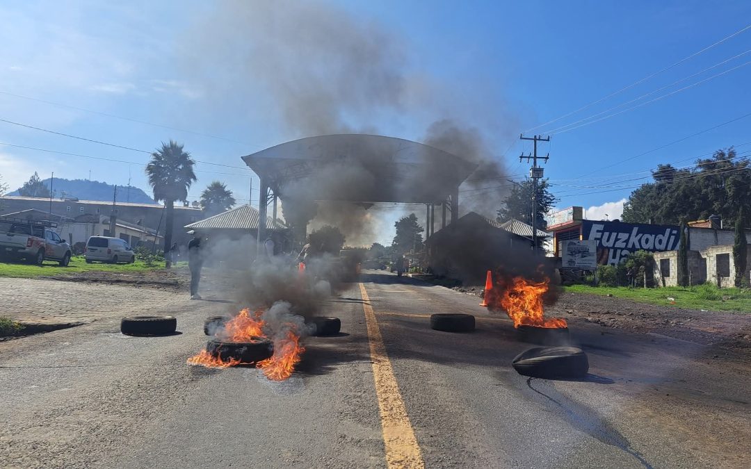 Reinstalan barricadas en Cherán tras ataque del CJNG