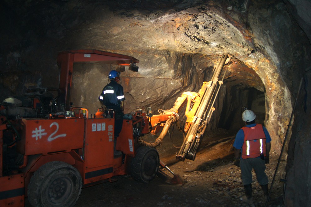 Burocracia frena inversión minera por casi 7 mil millones de dólares