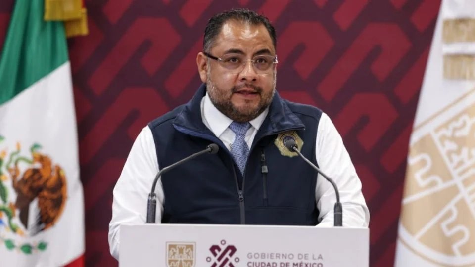 Llega a la UIF perfil cercano a Harfuch