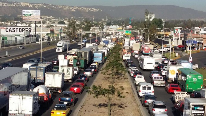 Colonos y especialistas coinciden: urge viaducto en López Mateos