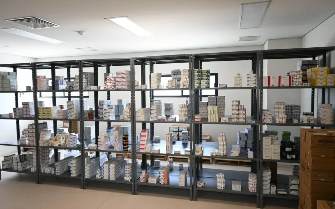 Admite gobierno federal adeudo con farmaceuticas