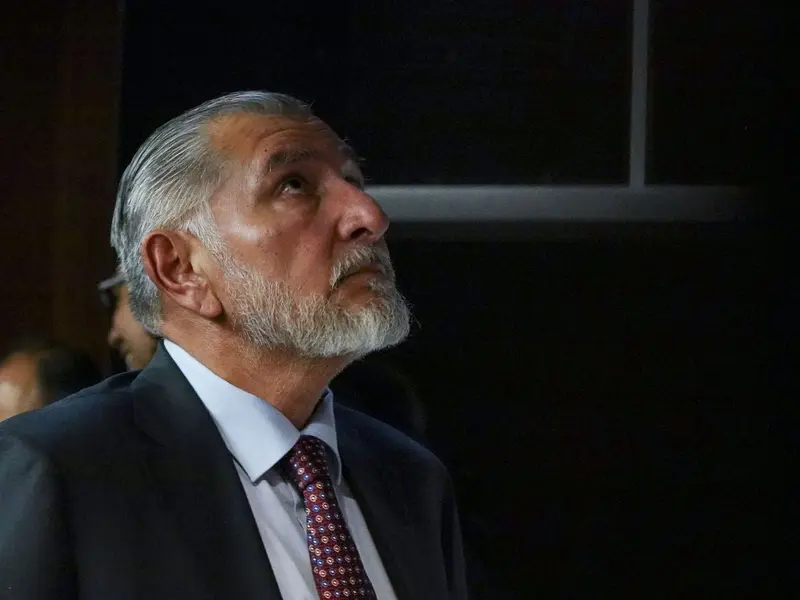 Adán Augusto admite ingresos por 109.5 mdp y niega conflicto de interés