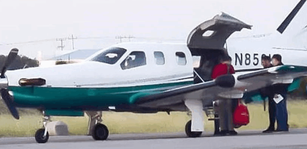 Fernández Noroña justifica uso de avión privado y se niega a transparentar costos