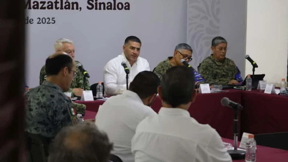 Harfuch traslada la Mesa de Seguridad a Mazatlán tras ola de violencia en Culiacán