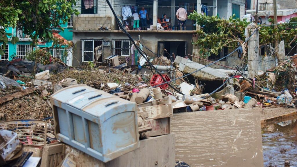 Asciende a 64 la cifra de muertos por lluvias; Veracruz, el estado más afectado