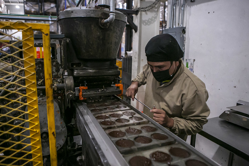 ONG propone incremento del 16% al salario mínimo para 2026