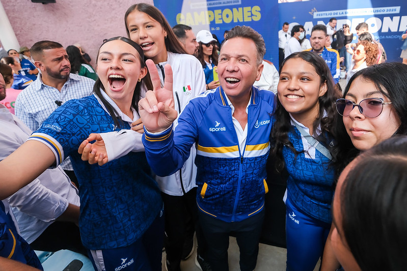 Acciones en salud y educación incrementan aprobación de Pablo Lemus