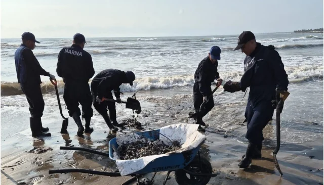 Reportan 96 puntos con hidrocarburo en costas del Golfo