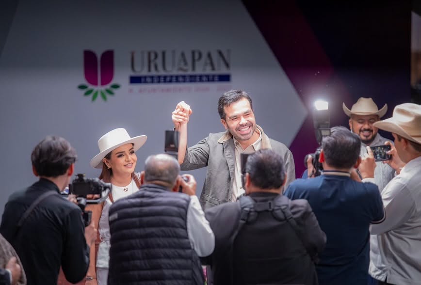 ÁLVAREZ MÁYNEZ RESPALDA A GRECIA QUIROZ EN SU SEGUNDO INFORME DE GOBIERNO EN URUAPAN